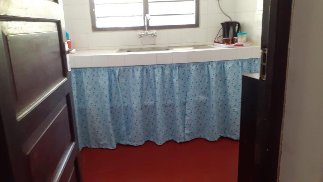 Les Datchi Cottages Diani Beach Extérieur photo