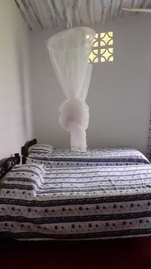 Les Datchi Cottages Diani Beach Extérieur photo