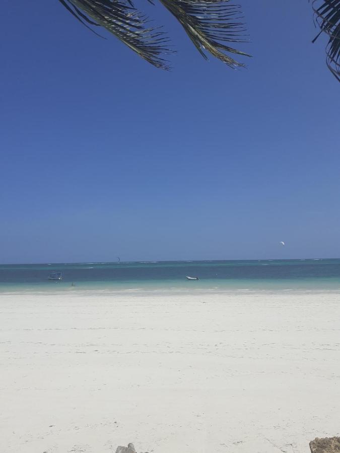 Les Datchi Cottages Diani Beach Extérieur photo