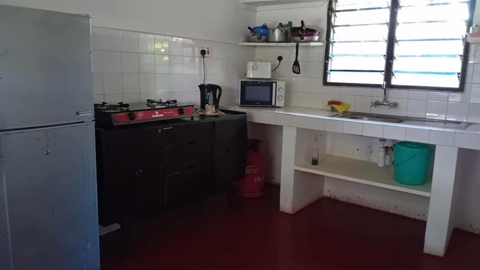 Les Datchi Cottages Diani Beach Extérieur photo