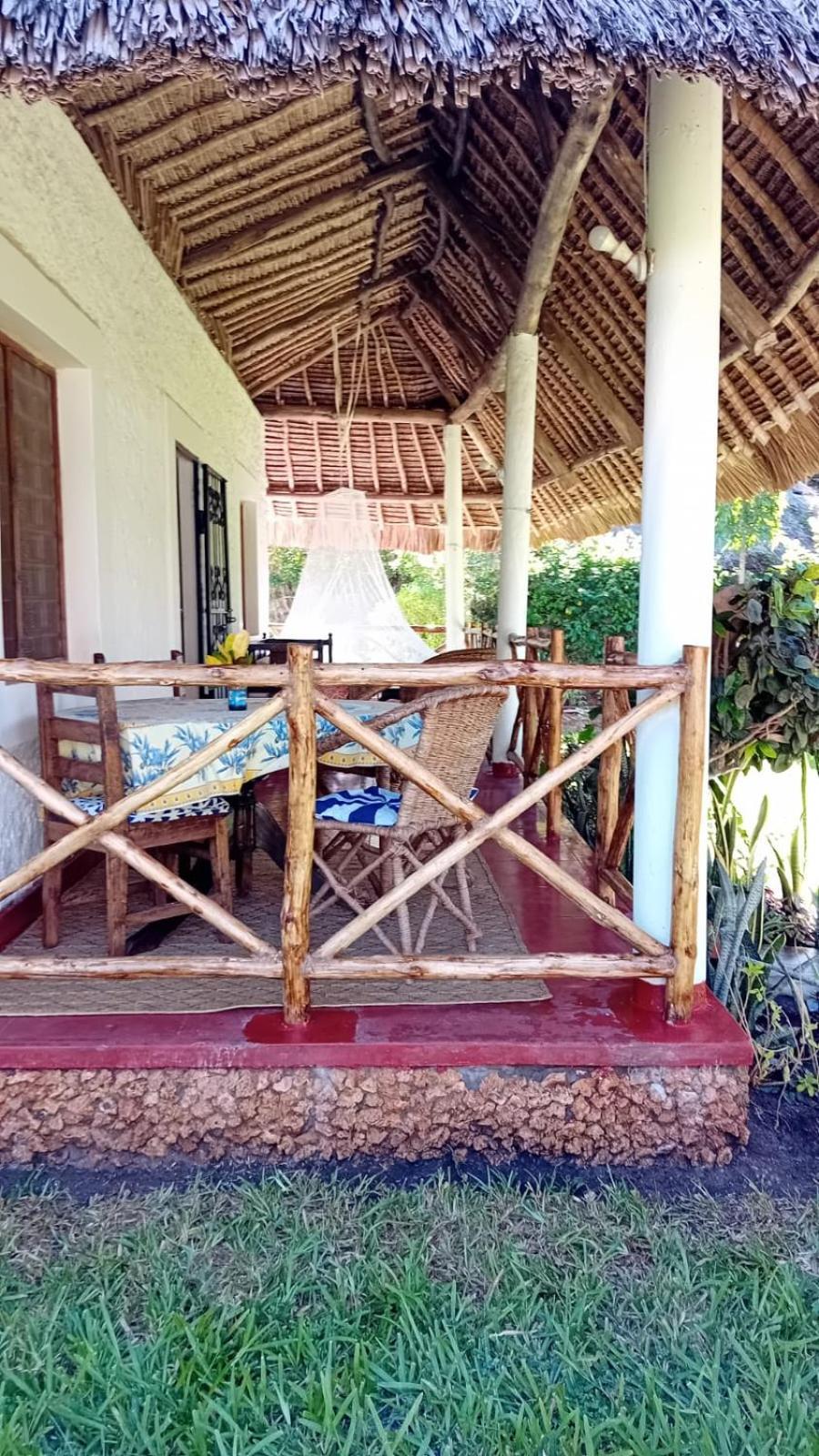 Les Datchi Cottages Diani Beach Extérieur photo